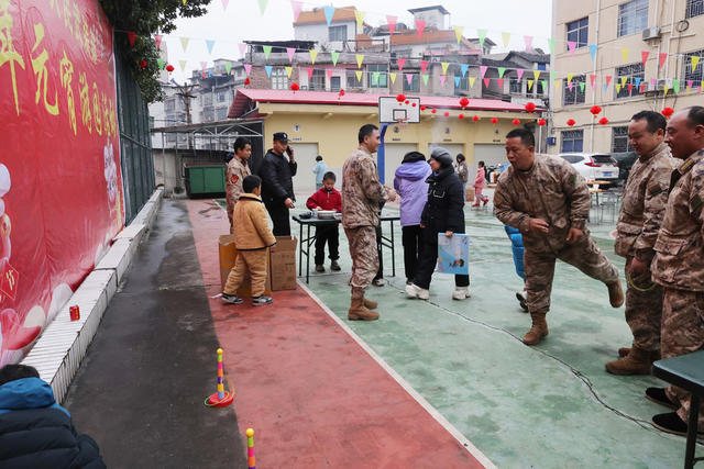 元宵节 新春 春节 闹元宵 国防事业 军人家属 军民鱼水情深