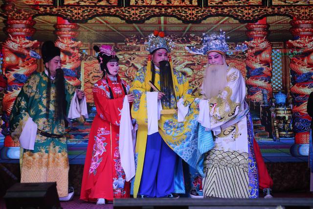 元宵   节日  新春  春节   花鼓戏   群众  市民  村民 