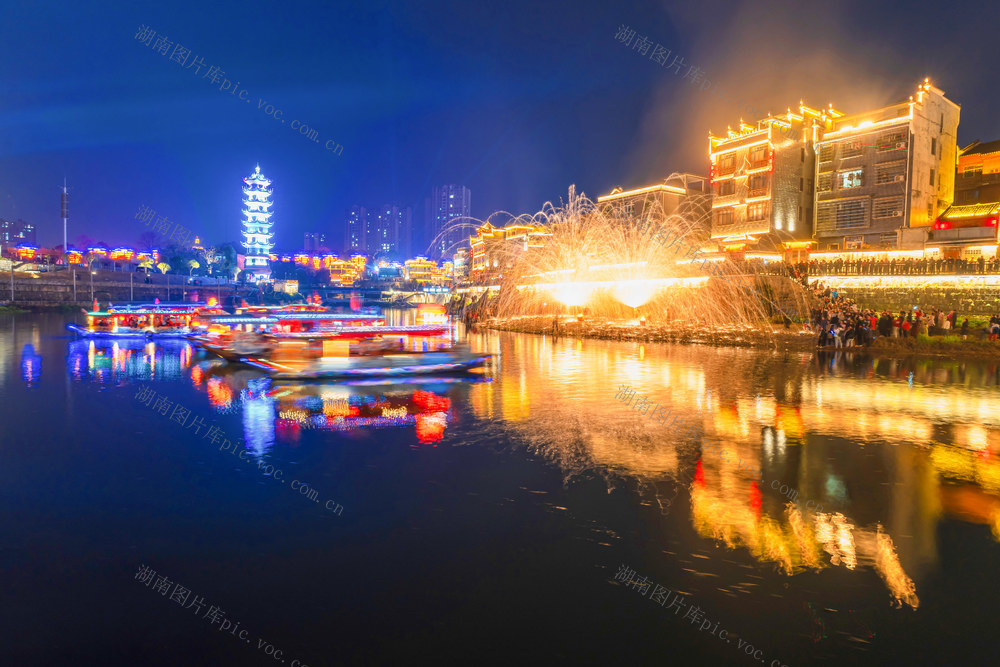 多彩元宵夜  溶江景如画