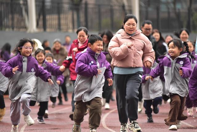 开学第一课  亲子运动  体育 健康成长