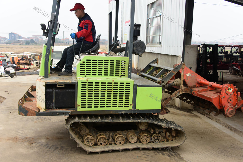 春耕生产  机械化  农机服务  农机维修  旋耕机