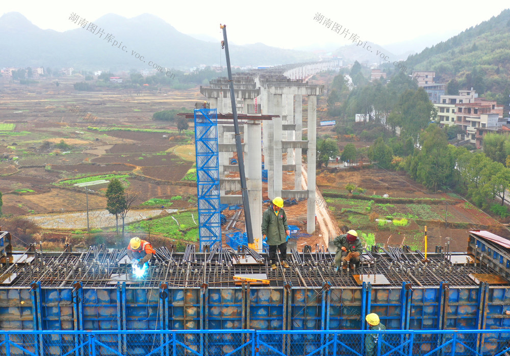 高速项目施工忙