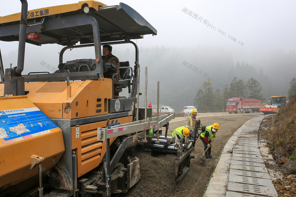 湖南，龙山，新春，筑路，高速，连接线，水稳层