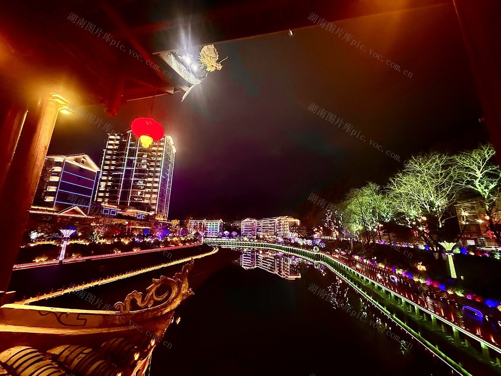 通道：城市灯明景美
