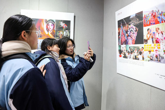 摄影巡展受青睐