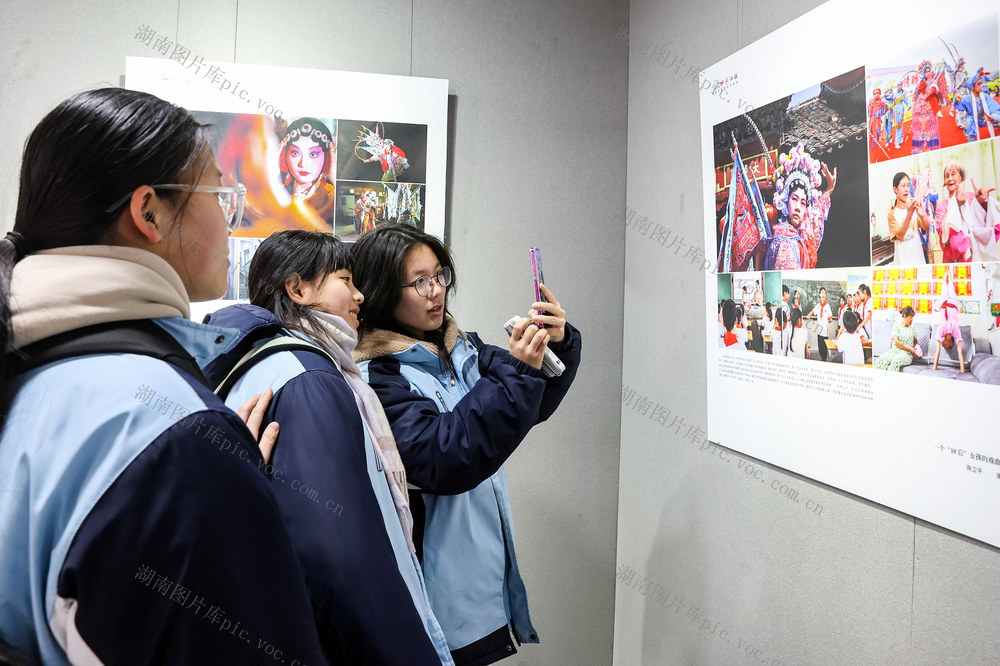 摄影巡展受青睐