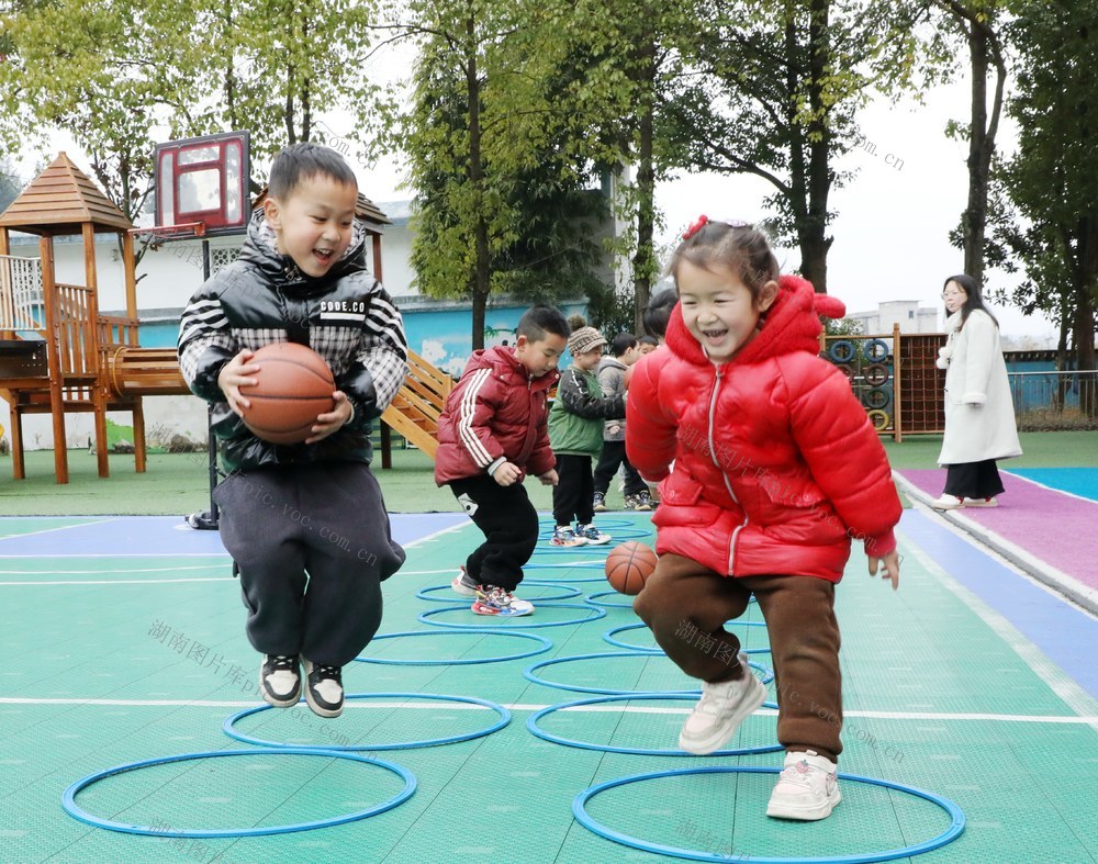 幼儿园里欢乐多