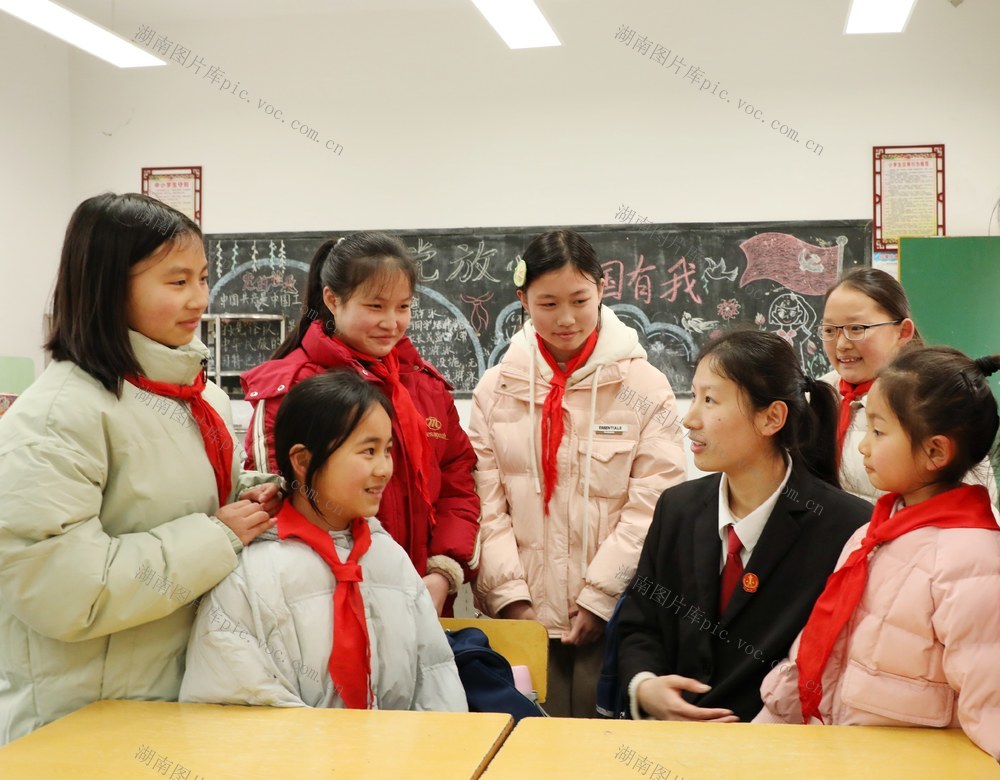  法治宣传进校园    学法守法促成长