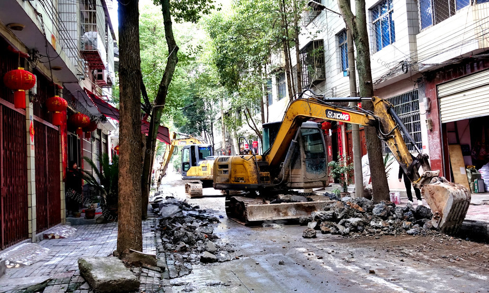 惠民工程  施工忙
