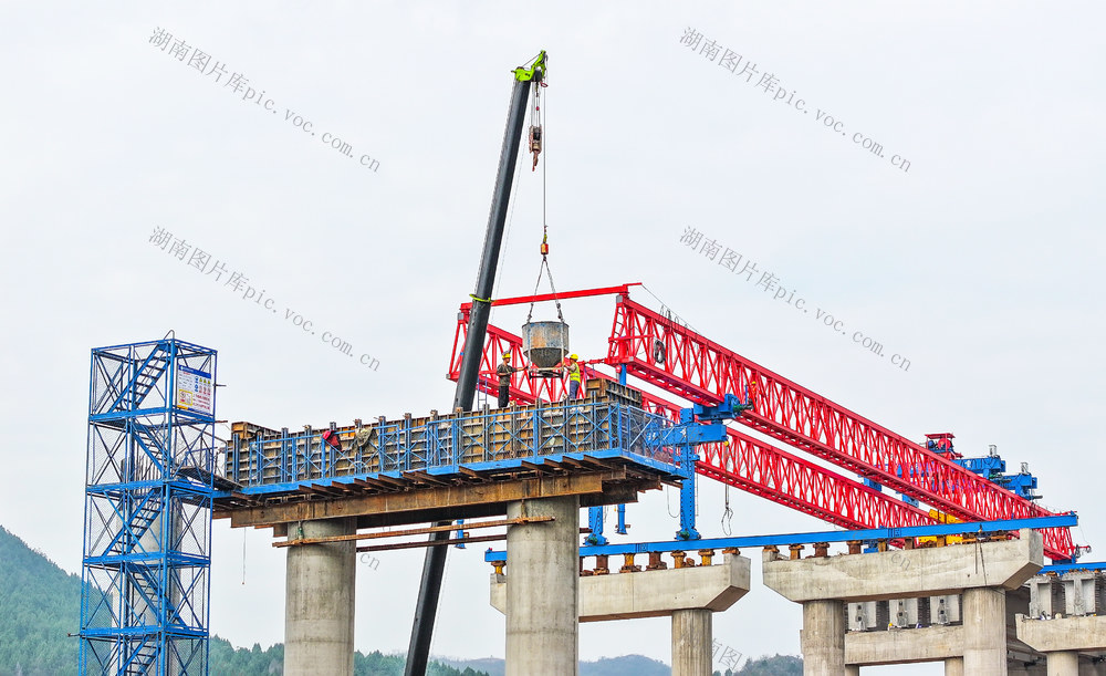 桂新高速  公路  建设  施工  特大桥 