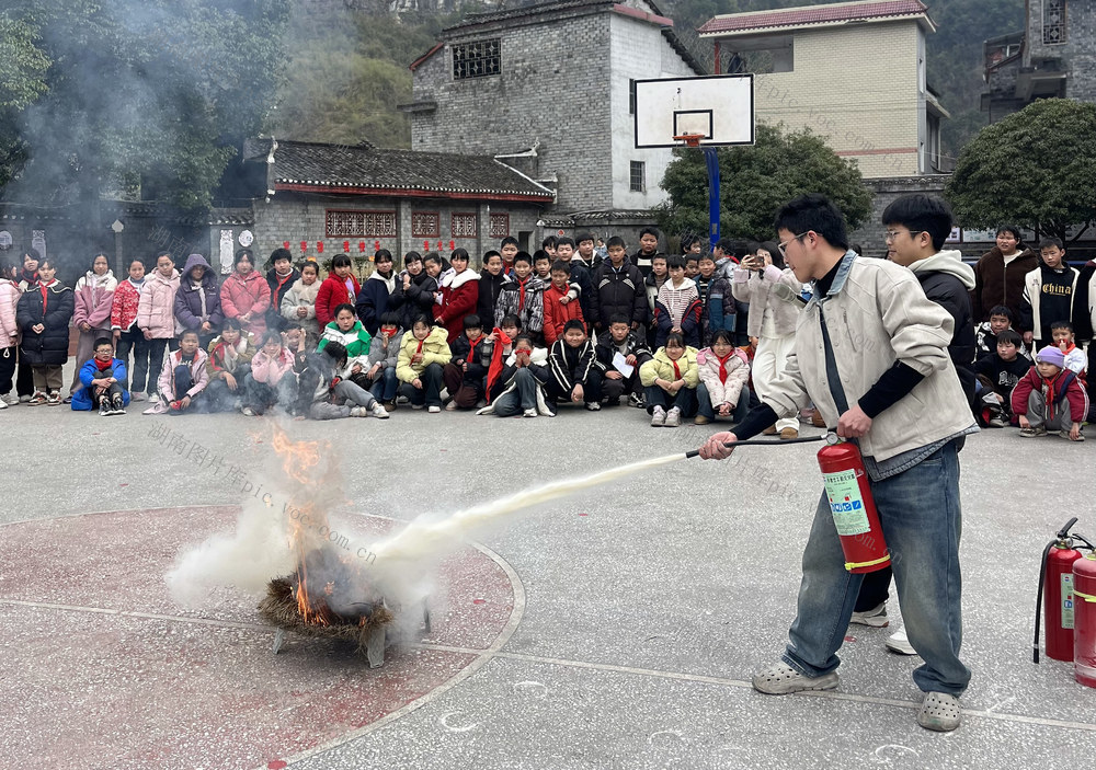 消防 宣传 知识 师生 校园