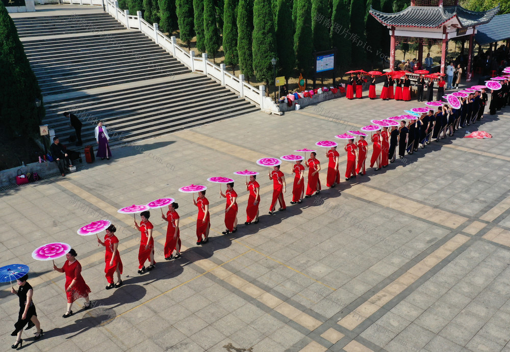 嘉禾：旗袍秀 展风采