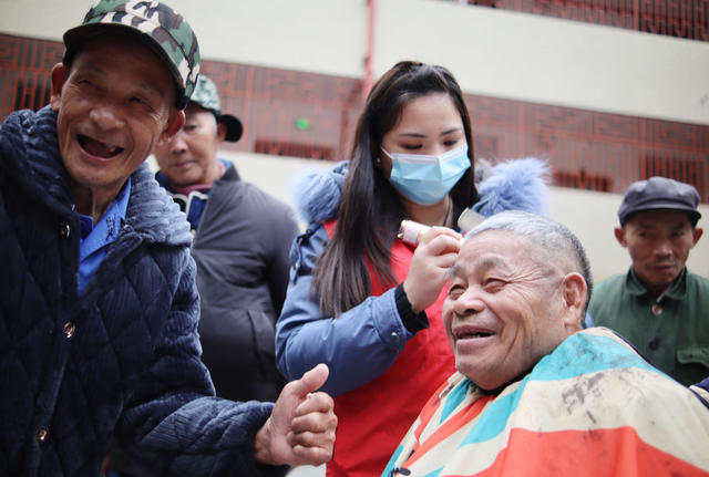 爱心 义剪  志愿 服务 学雷锋  养老基地 