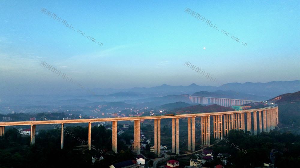 高速，公路，风景名胜区，旅游业