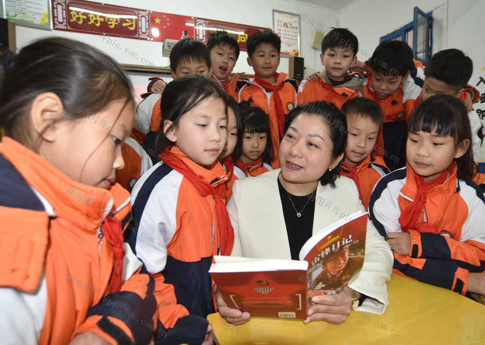 嘉禾：讲雷锋故事 传雷锋精神