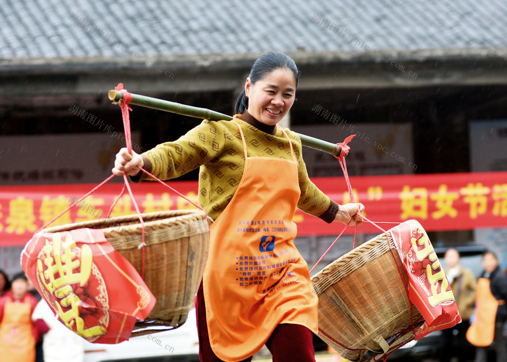 嘉禾：趣味活动迎“三八”