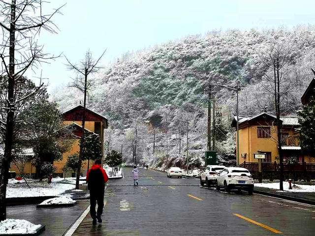禾库安置区雪景   美不胜收