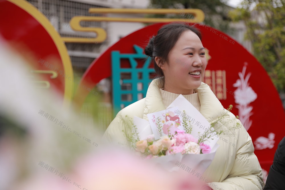 柔情 暖 校园 鲜花 赠 芳华