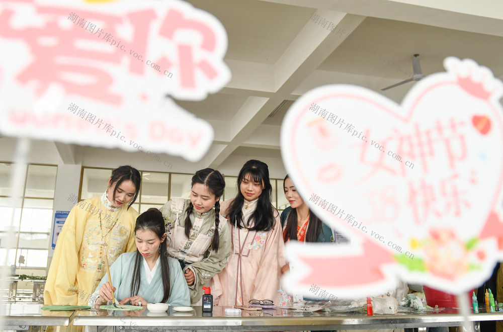 三八妇女节
道县