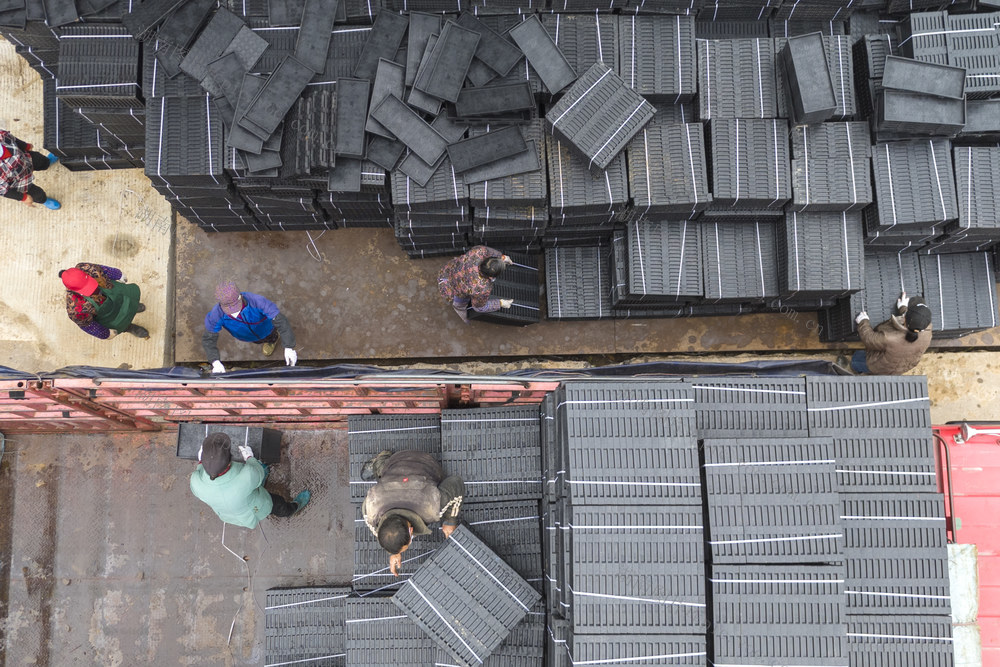 抢运 秧盘 春耕物资 农时