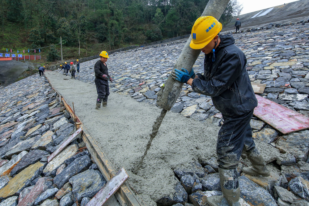 湖南，龙山，水库，除险，加固，作业