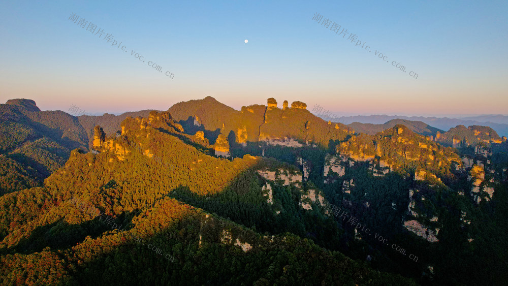 张家界
森林公园
日月同辉