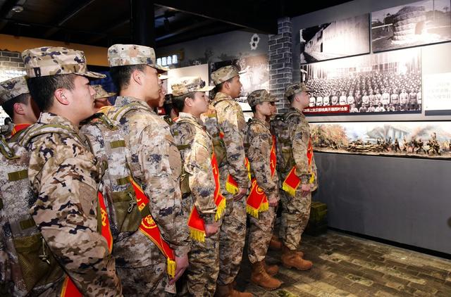 新兵 汲取  英雄 参观  故居  爱国