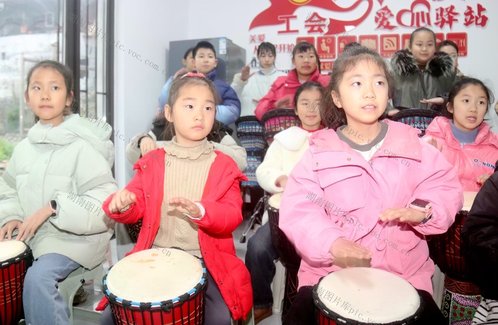 关爱户外劳动者子女