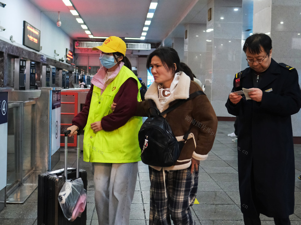 “星火雷锋”，长沙火车站，雷锋精神
