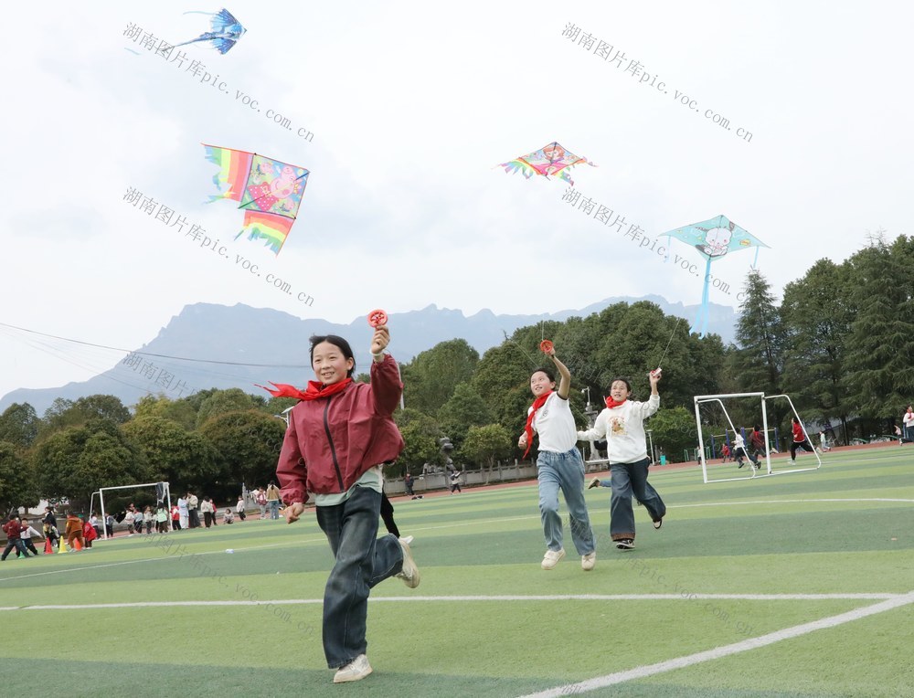 放风筝   享春光