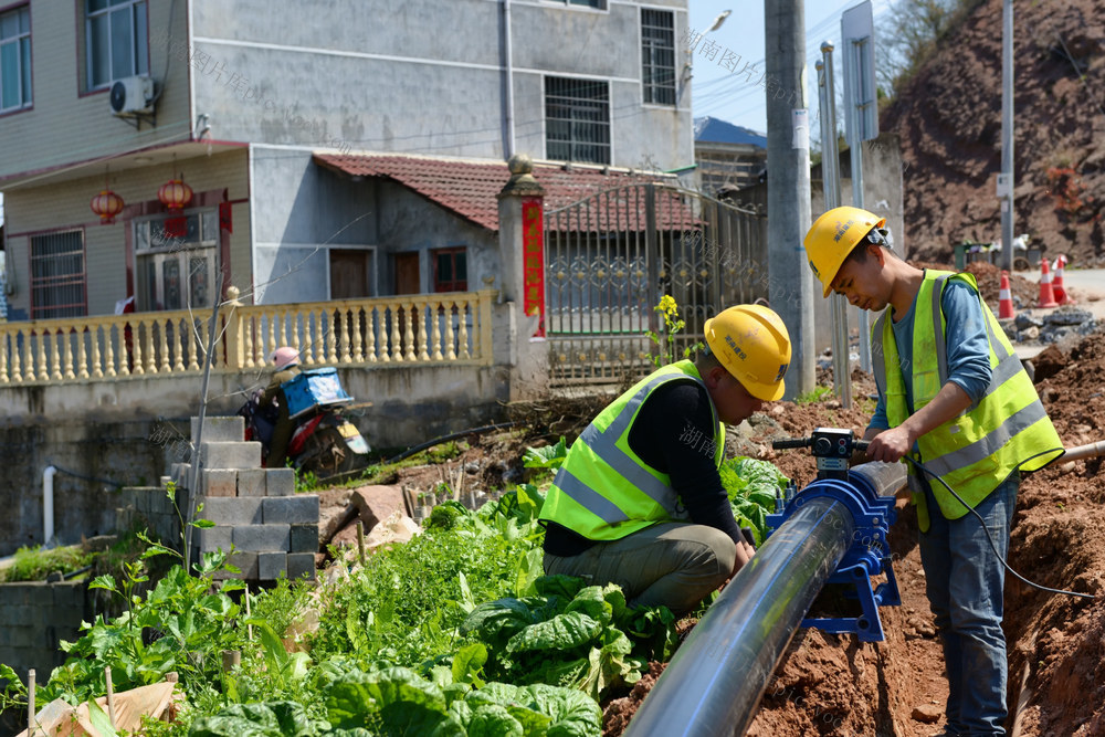 惠民工程  施工忙