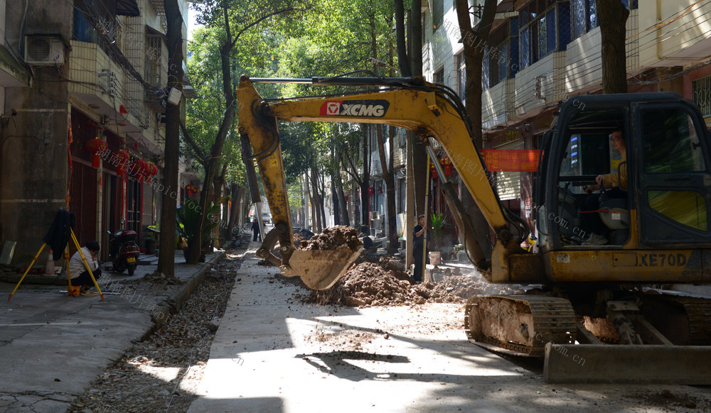 下水道  排泄  管道  改造忙