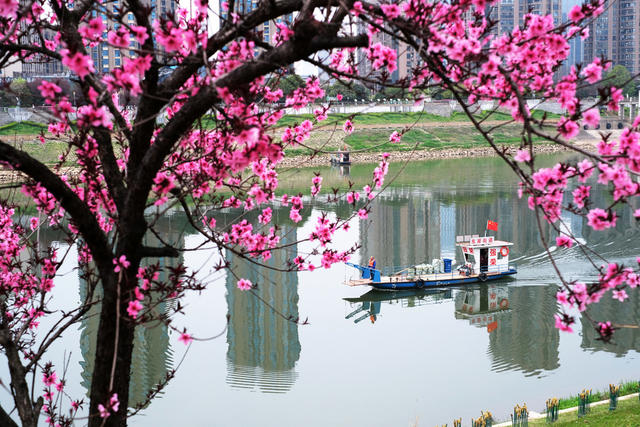 浏阳河东岸风光带，爱水护水