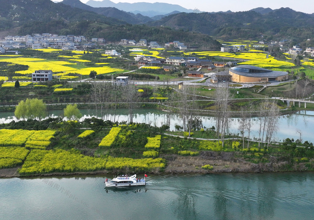 沅水两岸景美如画