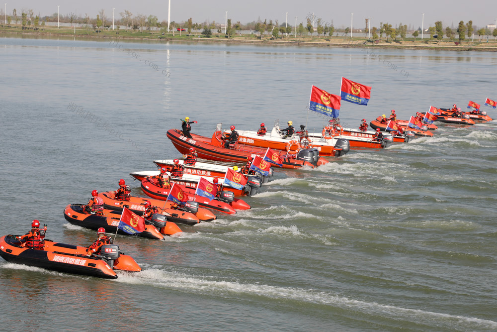 讯期 水域救援 大练兵 抗洪抢险 
 实战能力