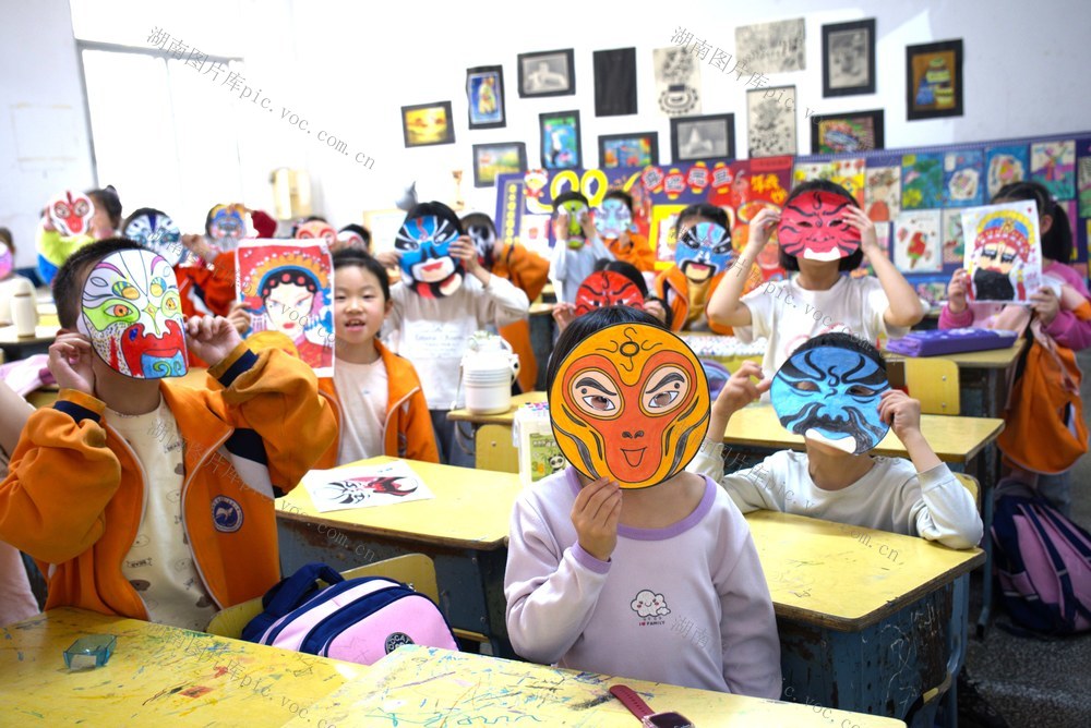 戏剧日 画脸谱 非遗 文化