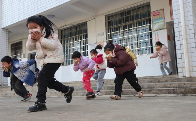安全教育 学校 消防演练