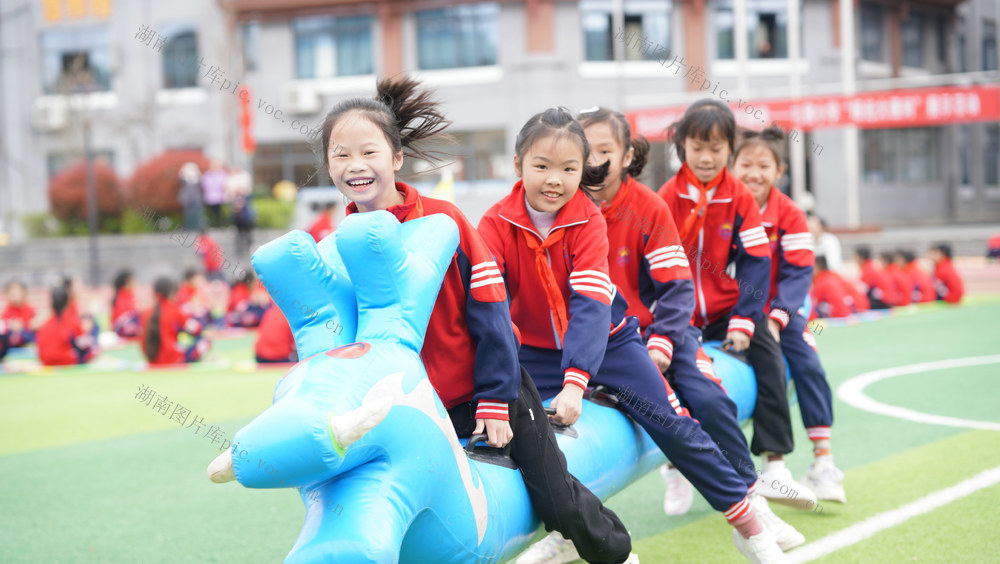 阳光大课间  学生  趣味运动  快乐成长