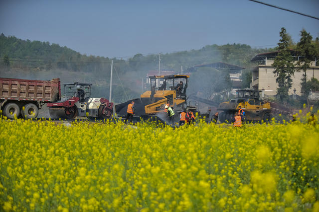 醴娄高速连接线与香杏线（X019）重叠路段    全线完成沥青铺设
