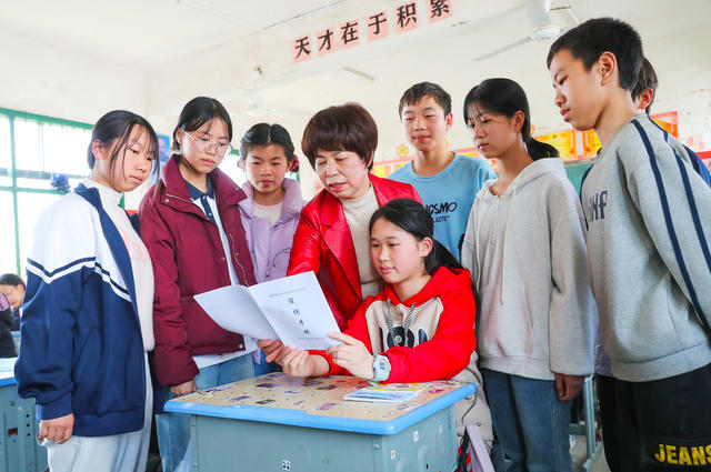 安全  教育  进校园  志愿者
