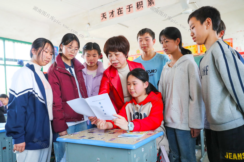 安全  教育  进校园  志愿者