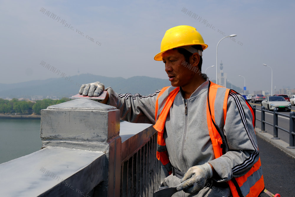 大桥维修忙，橘子洲大桥