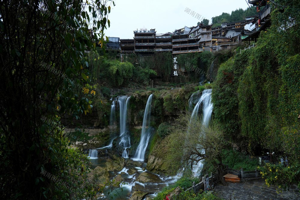 芙蓉镇，湘西旅游，吊脚楼，古镇，夜景。