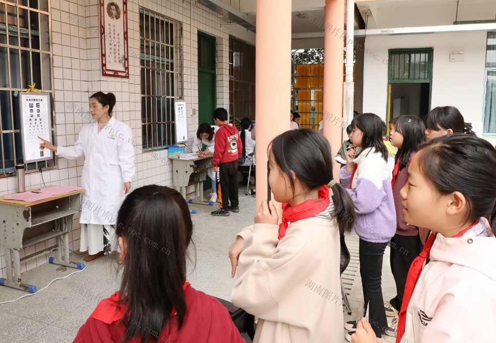   呵护学生眼健康　  视力筛查进校园