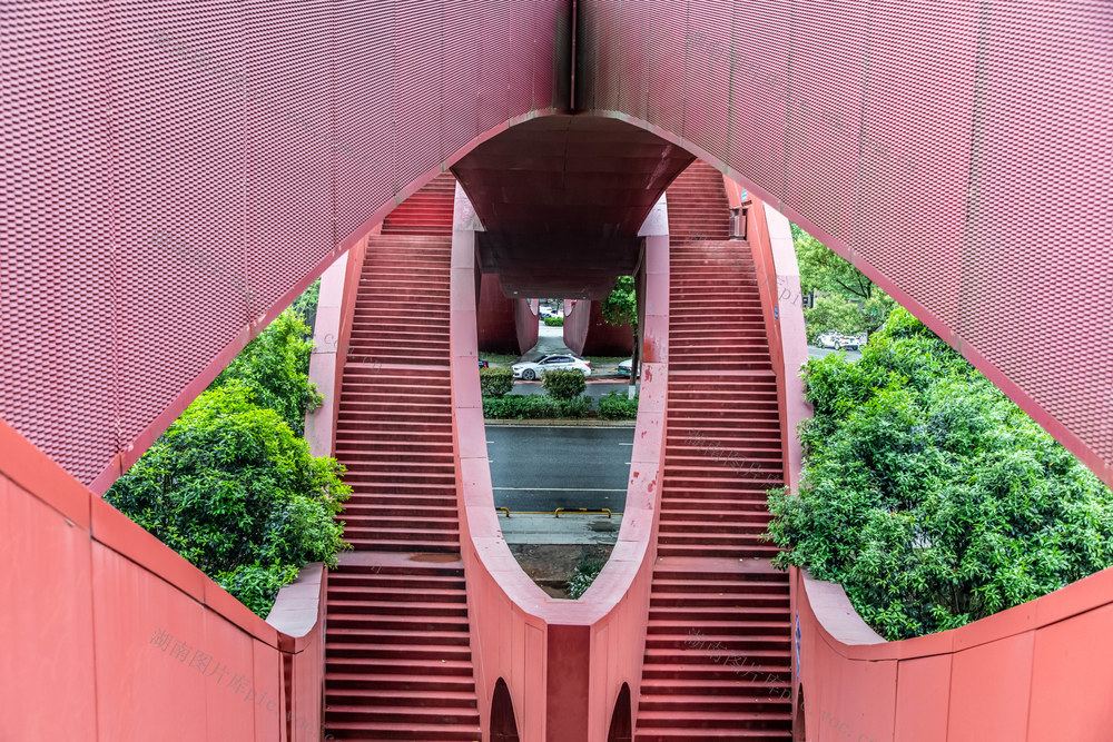 壮观  美丽“中国结”桥