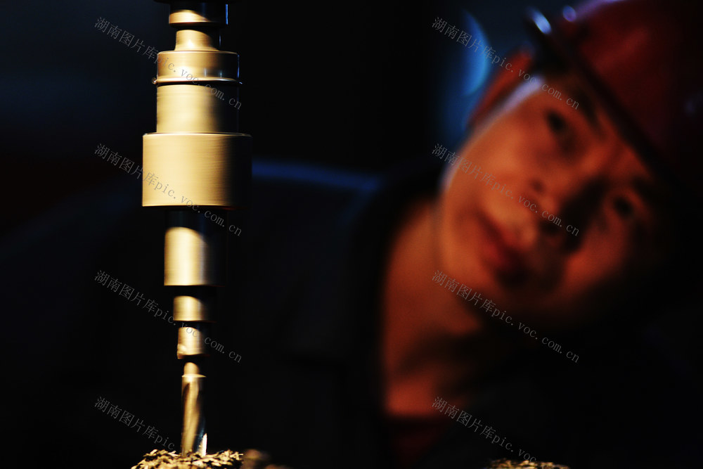 嘉禾：企业订单足  员工生产忙