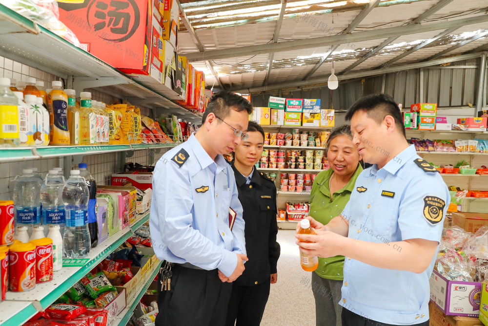 校园超市  学生用品  食品  安全  守护