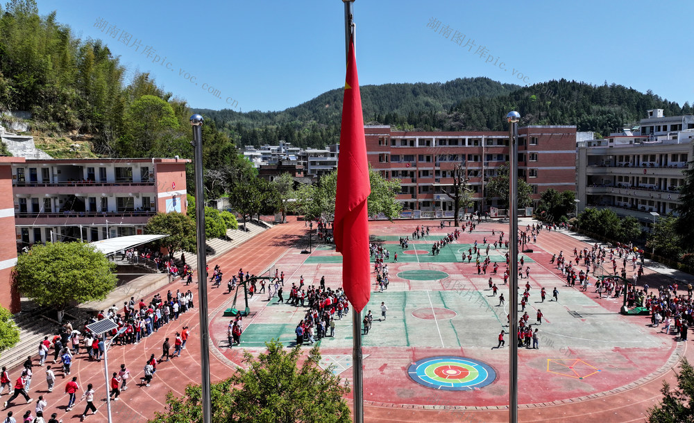 湖南桂东 沤江一完小 防震及消防应急疏散演练