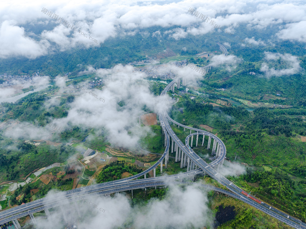 石家寨高速公路互通立交桥 云雾缭绕 