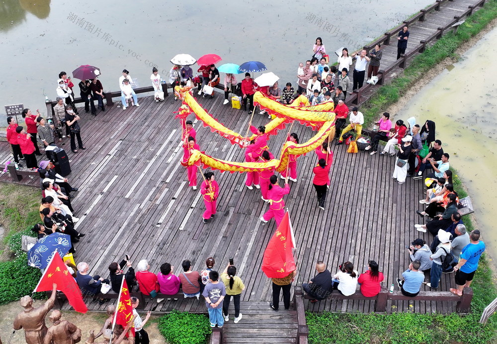 爱屋湾村囗村民囗参观口清溪村